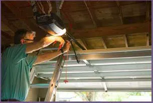 Community Garage Door Service South Walpole, MA 508-499-0442 - 6-content-door-repair